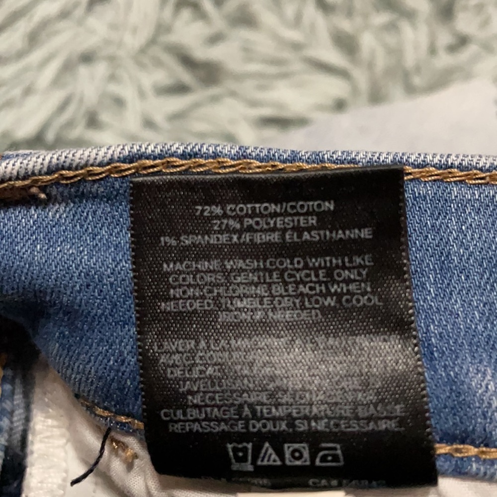 Mid Rise Distressed Legging - Picture 7 of 7